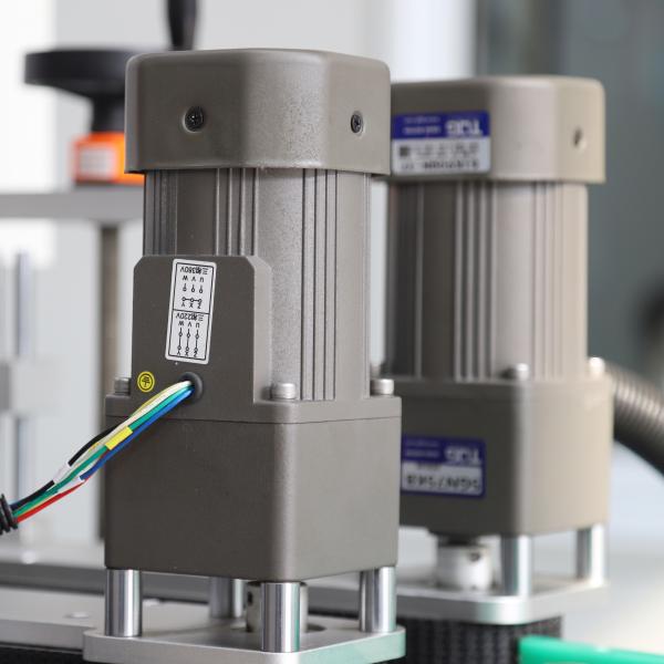 SUS304 Flat Bottle Labeling Machine