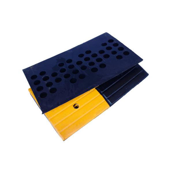 Turkey Yellow Black Plastic Recycled Road Speed Bump