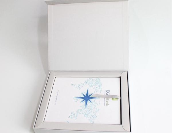 7 inch IPS Video Brochure Video In Folder with rechargeble battery and USB port
