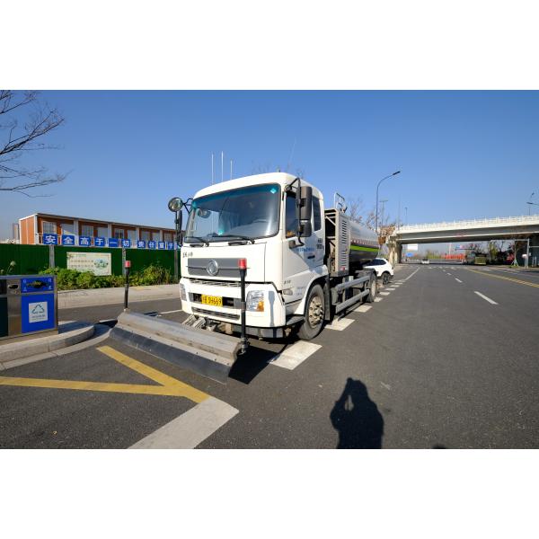 18tons Water Tank 10m3 Road Maintenance Truck With D6.7NS6B230 Engine