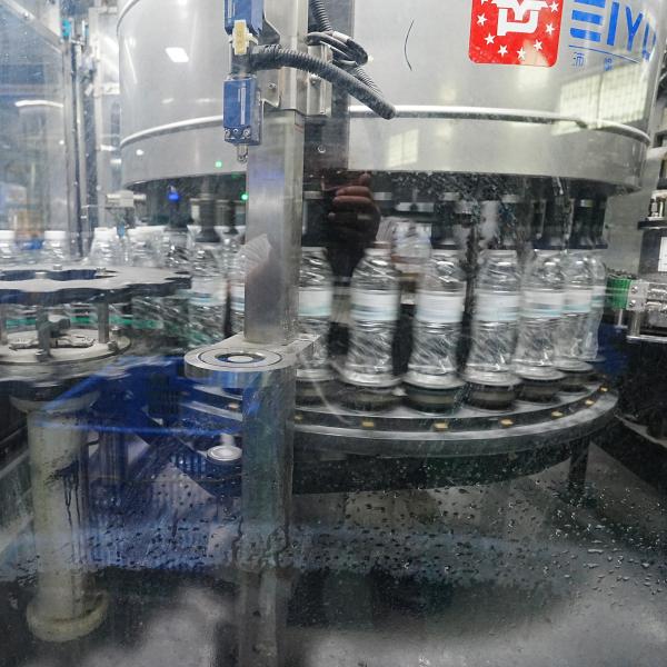 Yunnan Honghe Customer Site, 54,000 Bottles Per Hour High-speed OPP Labeling Machine