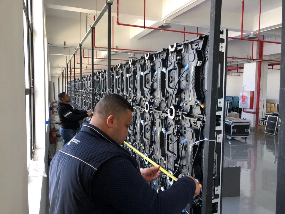Экран дисплея приведенный предпосылки этапа высокой яркости для церков, тангажа 2.97мм пиксела
