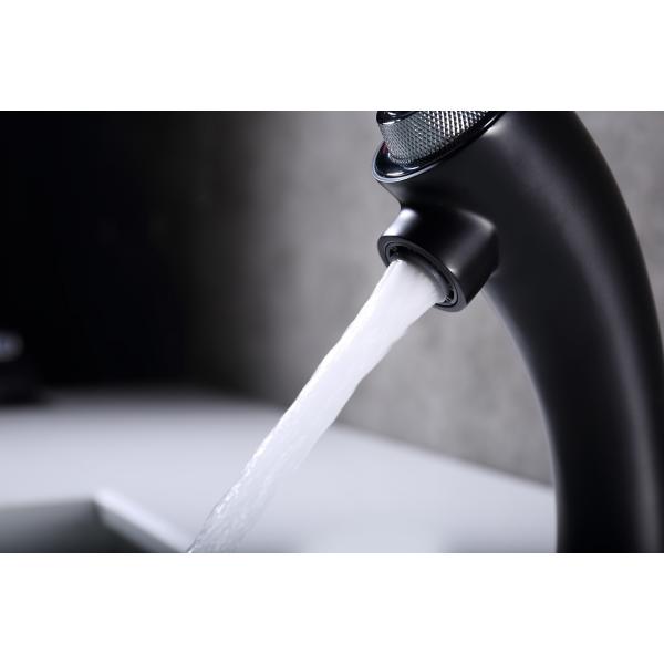 Современные Faucets таза Ванная комната отделка чернением шланга 1/2» штейновая
