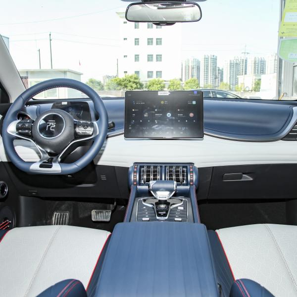 BYD Yuan PLUS CLTC510km La meilleure voiture électrique rapide à quatre roues pour les performances de conduite en ville 2023
