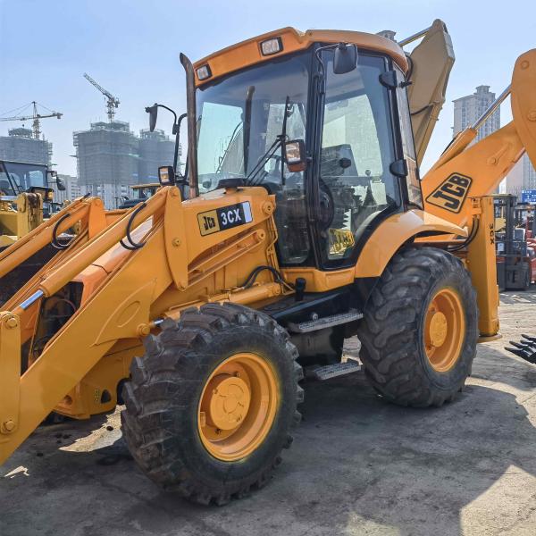 JCB 3CX chargée à l'excavatrice 6.07t