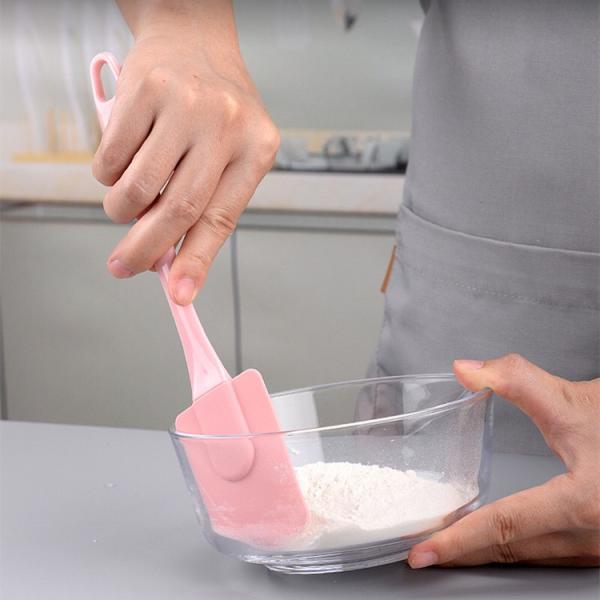 Pink Silicone Scraper Three-piece Set Heat Resistant Spatulas BBQ Brush Baking Tools