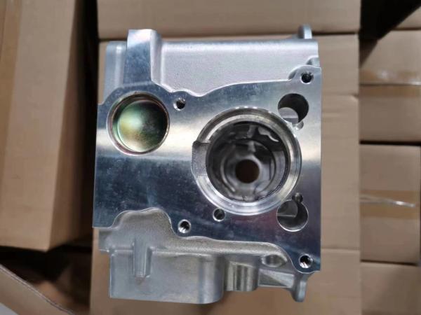 La tête de cylindre 11101-87726 22110-0Z000 22110-0Z010 AA100-10-100E pour le Daihatsu 370 XL376