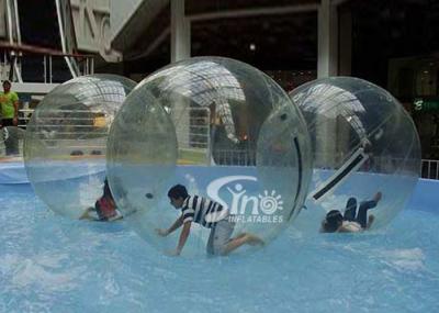 Bola inflável da água clara do PVC e do TPU que anda na água para crianças e festas na piscina dos adultos