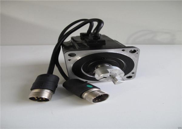 Moteur servo de SGMPH 02AAE4CD 200w, moteur pas à pas servo 5000 IPS 5,63 livres - dedans