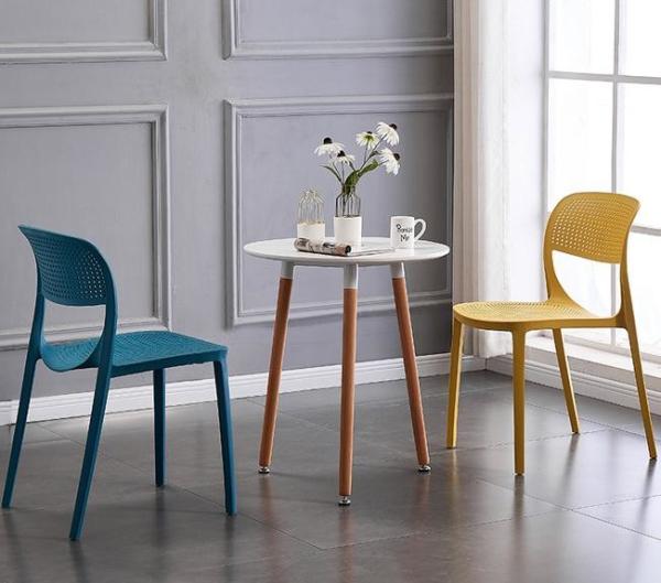 Nordic web celebrity dining chair modern simple book desk chair plastic household chair to negotiate leisure chair