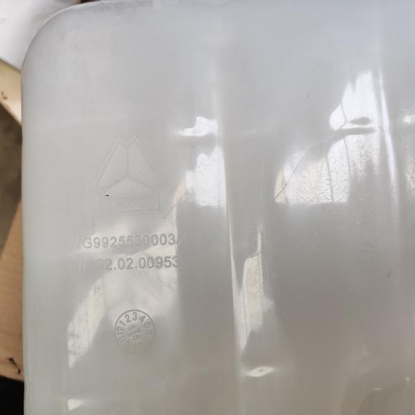Réservoir d'eau de refroidissement pour HOWO WG9925530003/1
