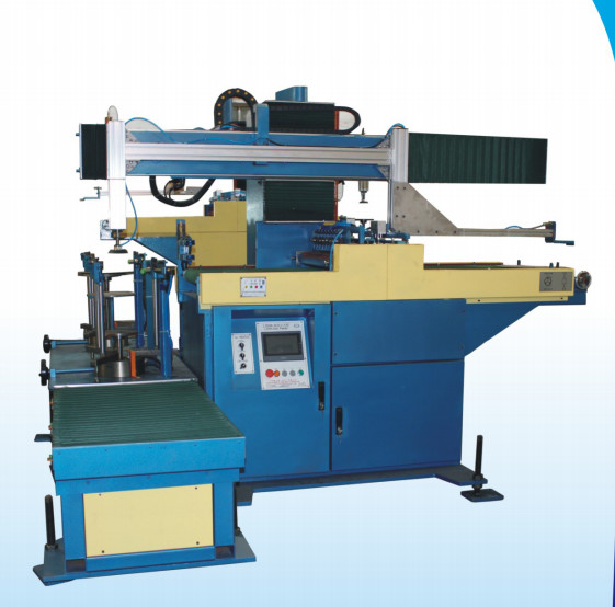 Auto Feeder For Feeding Drawing  Machine transported Metal discs  and oiled automatically