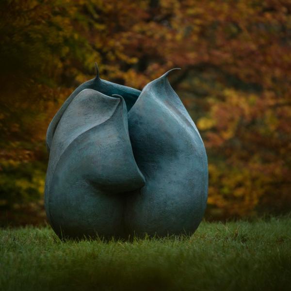Claasic Decorative Large Garden Metal Bronze Landscape Sculpture Flower Bud