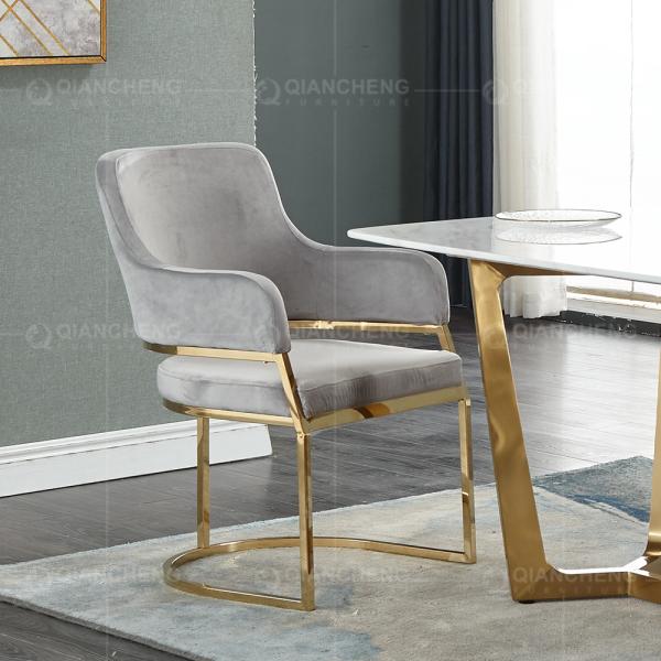 Metal Frame 54x58x84cm European Style Dining Chair 10kg with flannel seat cushion