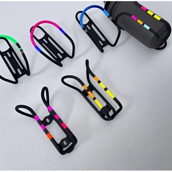 Outdoor Sports Bicycle Water Bottle Holder  Gradient Color  Sandblasting  Oxidation  Custom Multiple Colors