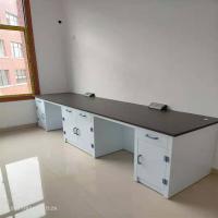 Bancos de trabalho de laboratório personalizáveis de design moderno em cartão de exportação padrão