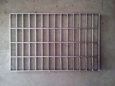 O afastamento 100mm de carregamento da barra da planície 32x5mm 30mm do CE galvanizou a barra de aço que raspa para a passagem