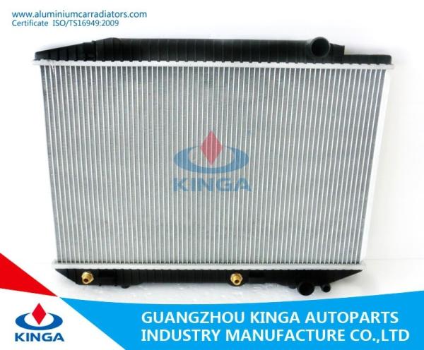 PA32 Aluminium Benz Radiator W126 / 560SE ' 79 - At OEM 1265004803 Oil Cooler 38 * 330