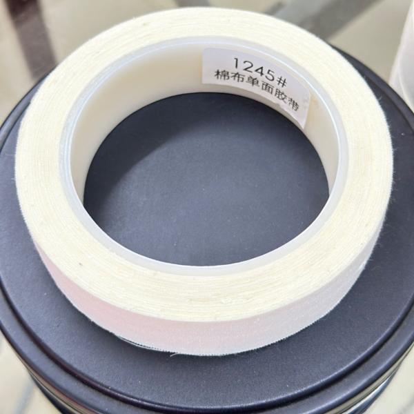 Viscosity White Cotton Hot Melt Adhesive Tape Hand Tear 15m-30m Length Stored In Cool Dry Place.