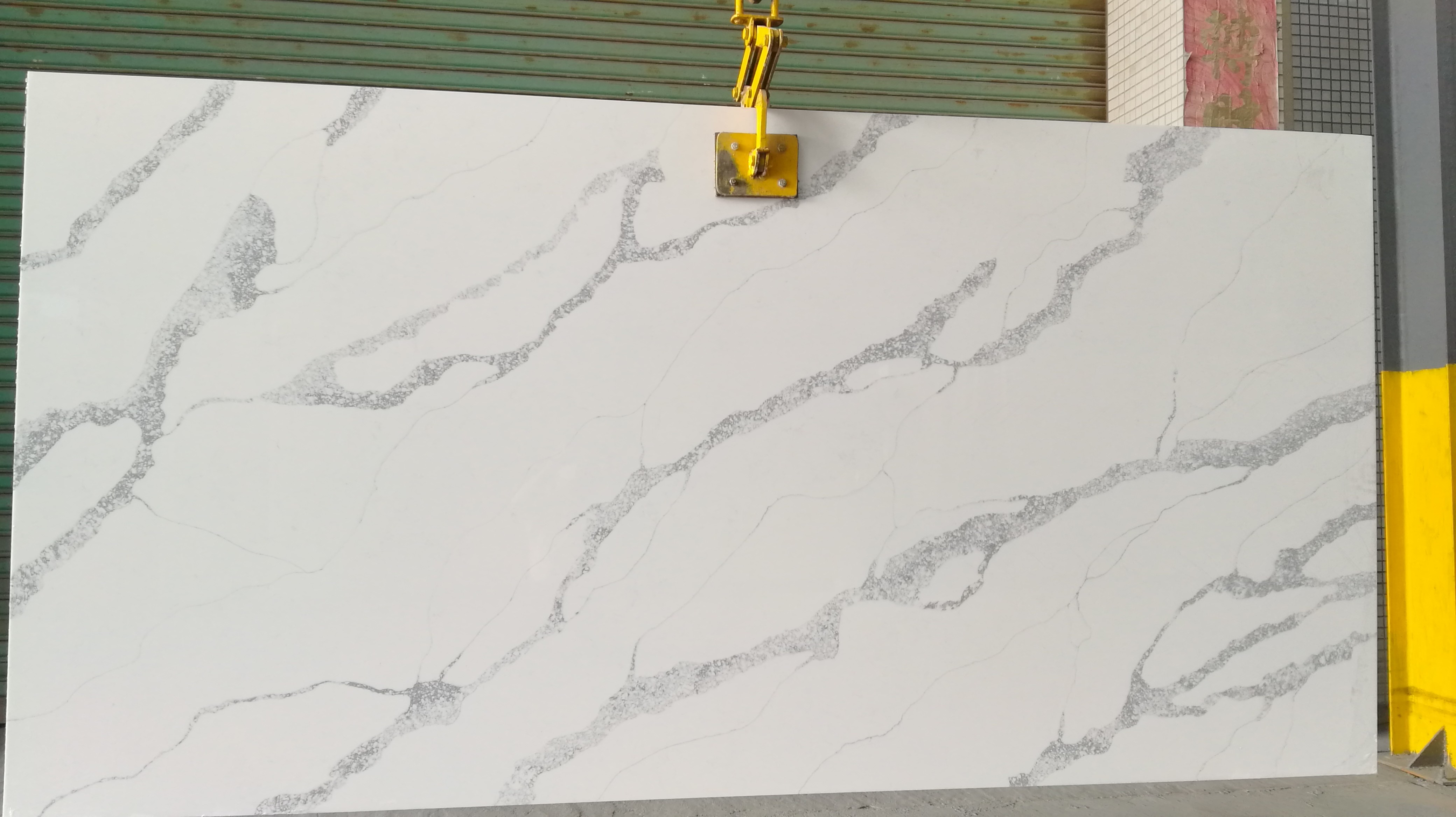 остров Benchtop верхней части тщеты камня кварца 3200*1600*20mm Calacatta