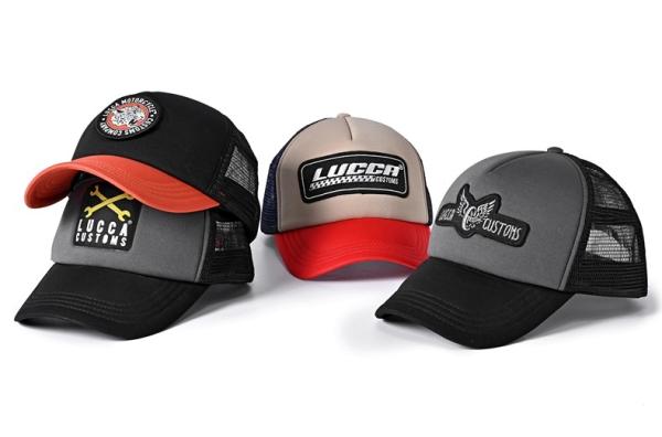 Plastic Button Sponge Trucker Caps Curved Brim High Quality Logo Polyester Caps
