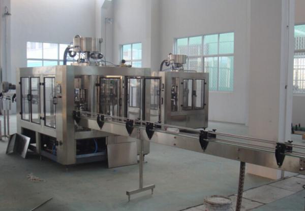 Rotary Carbonated Drink Filling Machine Filling Production Line 5000 BPH