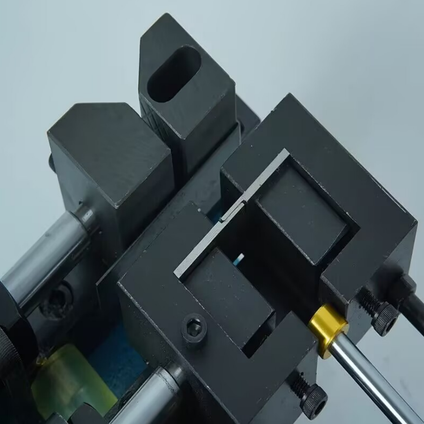 Small Semi Automatic Stripping Machine Aluminium Wire Cutter and Stripper Machine