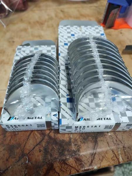 Isuzuのために置かれる4JB1 4JB1T 4JB1TC 4JB1-T 4JB1-TC DAIDOエンジン軸受け