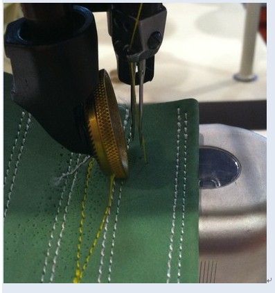 Roller Feed Postbed Sewing Machine with Automatic Thread Trimmer and Backtacking FX9922