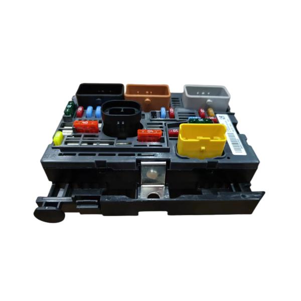 Pour les véhicules automobiles, le boîtier de fusible R20 BSM=R05=R04 pour Peugeot Citroen OE 9675879480 9809742880
