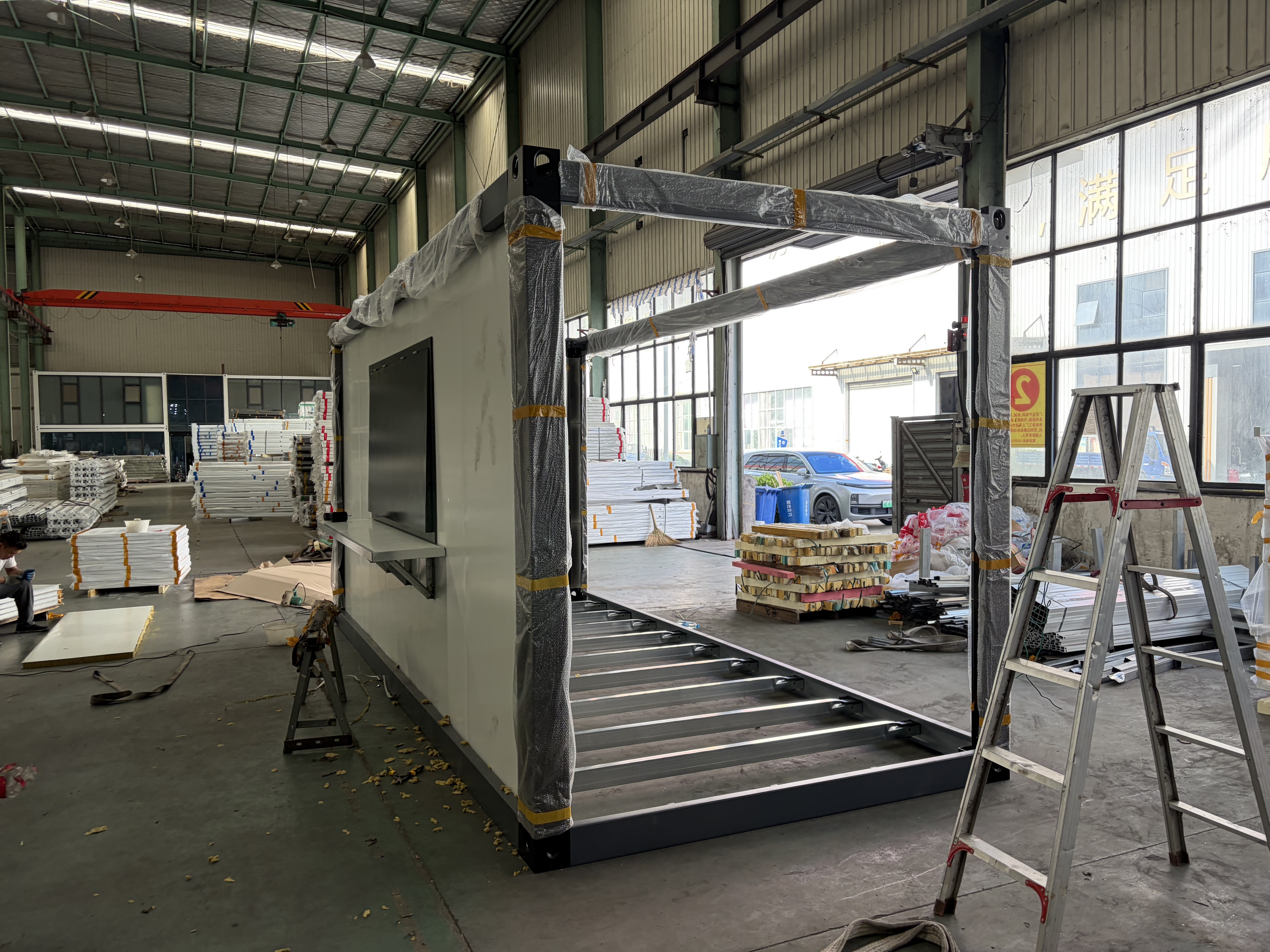 Prefabricated Flat Pack Container Homes , Custom Container House 20ft 40ft
