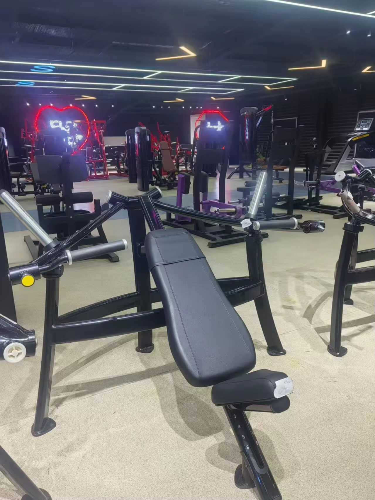 Commercial Plate Loaded Incline Bench Press Machine for Upper Chest Strength Training