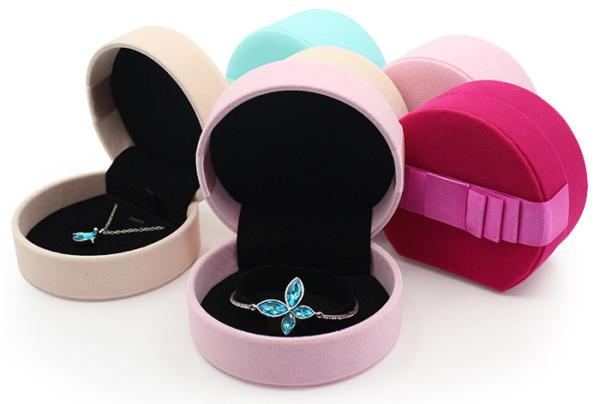 Colorful Faux Suede Jewelry Velvet Box Round Shaped Wedding Ring Box With Ribbons