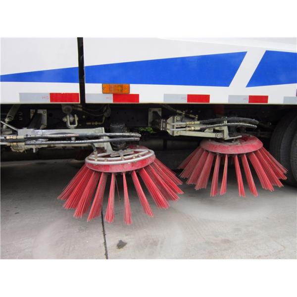 SINOTRUK HOWO 4x2 Dust Cleaner Road Sweeper Sale Diesel Power Street Sweeper