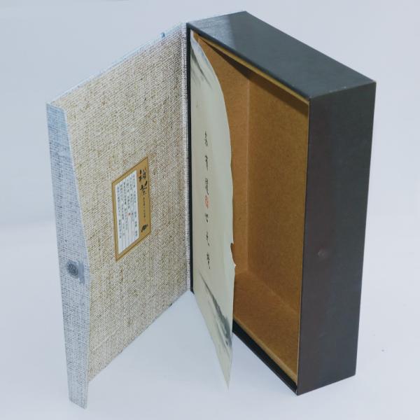 Customized advanced cosmetic packaging box with wood grain printing gift box