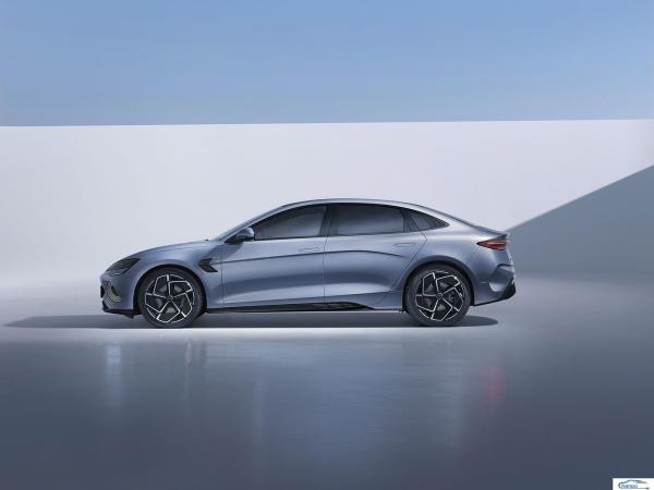 Sedan Medium Vehicles Fuel Hybrid Glory Version Dm-I 121Km Distinguished Type Car For Byd