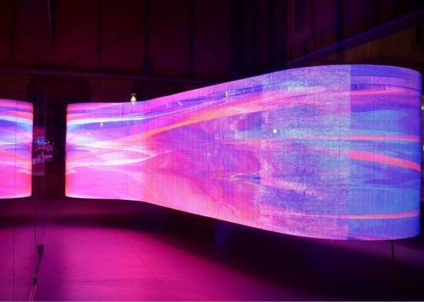 Publicidade Ecrã LED flexível em cores completas 8mm Pixel Curved Steel Cabinet