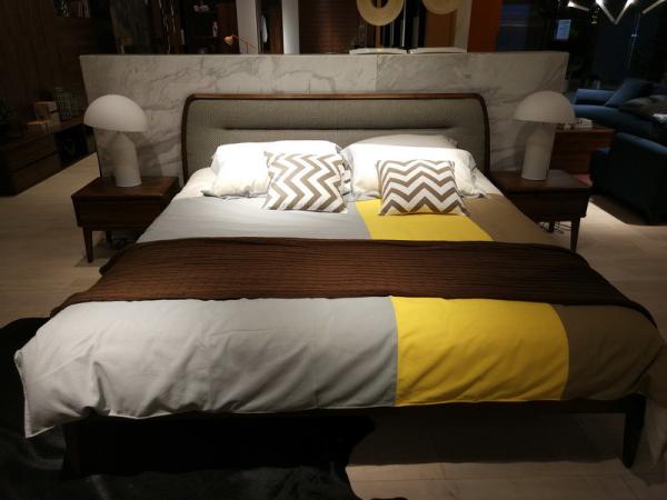 2017 New design of  Doube / King bed Interior Fitment for Apartment Furniture by Walnut wood from China factory