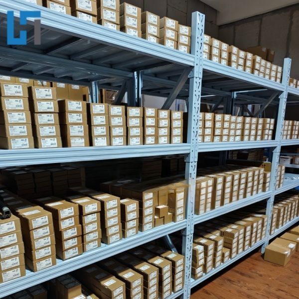 CP1H-X40DR-A Omron Nuevo Original PLC Módulo de Programación Controlador de Automatización Industrial