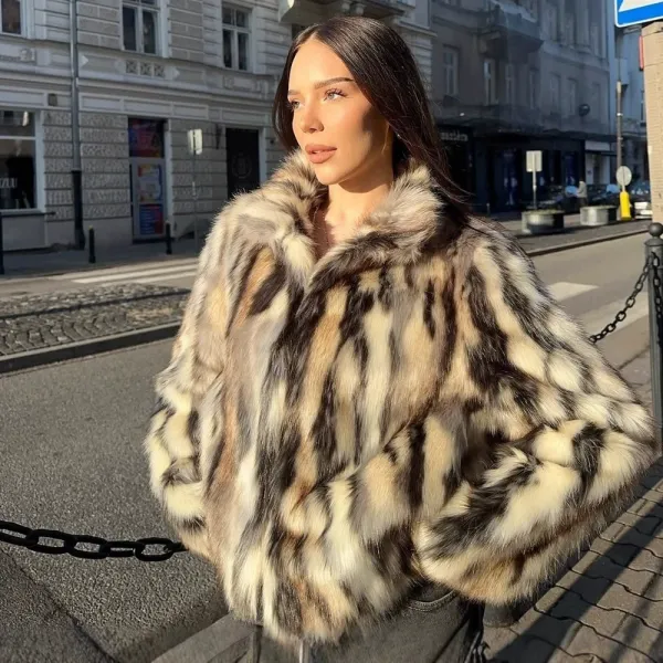 Synthetic  Dry Clean  Short Fur Coat Trendy Eco Faux Fur Collar Coat