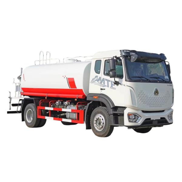 Euro 3 4 5 6 Emission Standard Sinotruk Howo 4*2 Sprinkler Truck for Road Dust Prevention