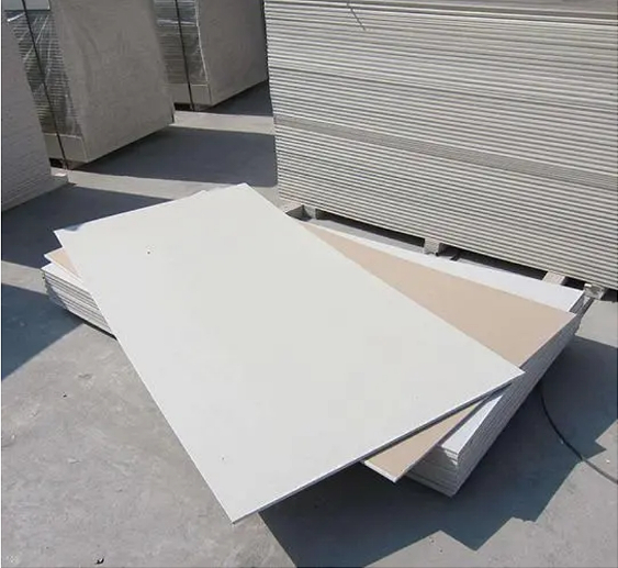 Гипсовые потолочные доски с высокой устойчивостью к влаге