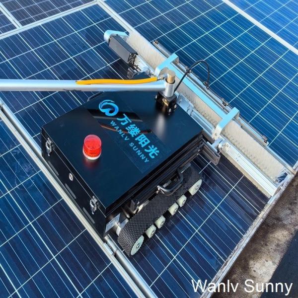 Serviço online 24 horas com controlo remoto inteligente Limpador de painéis solares para lavadoras