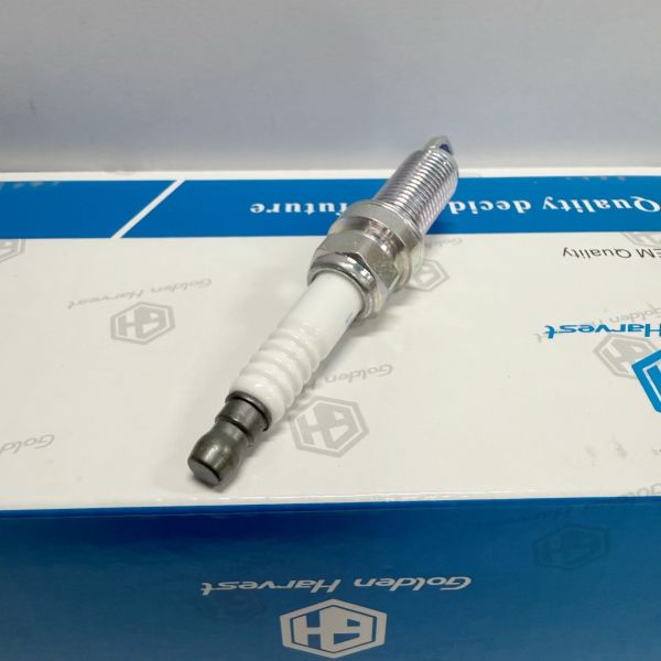 22041-ED815 LZKAR6AP-11 Standard Spark Plugs Replacement For Nissan Car