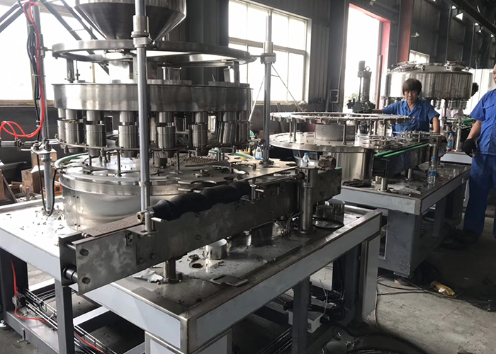 200CPM консервирует Carbonated головы машины завалки 4 напитка