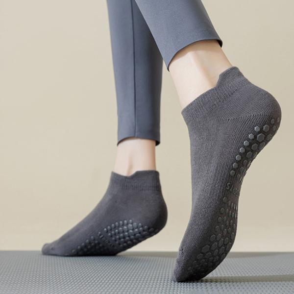 Des chaussettes de yoga non glissantes en coton sur mesure pour femmes, des chaussettes de yoga sportif, des chaussettes de pilates