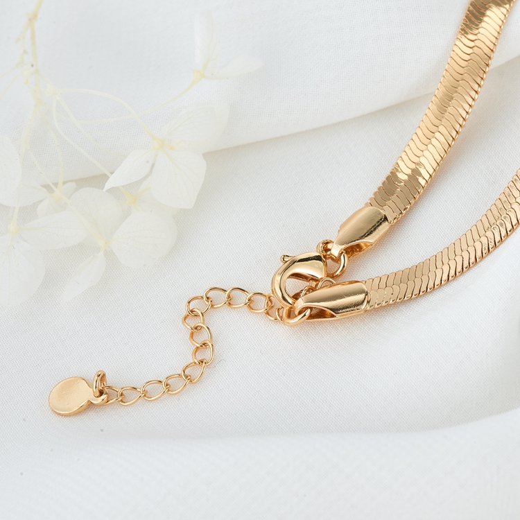 Wholesale Trendy Brass 14K Gold Plated Flat Snake Bone Necklace Chains