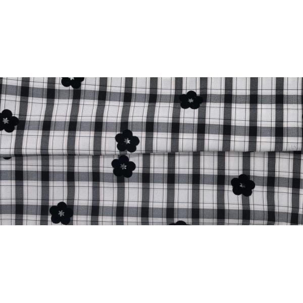Hot Selling 114GSM Eco Chic Checkered Woven Fabric Hypoallergenic for Tailored Suits and Dresses