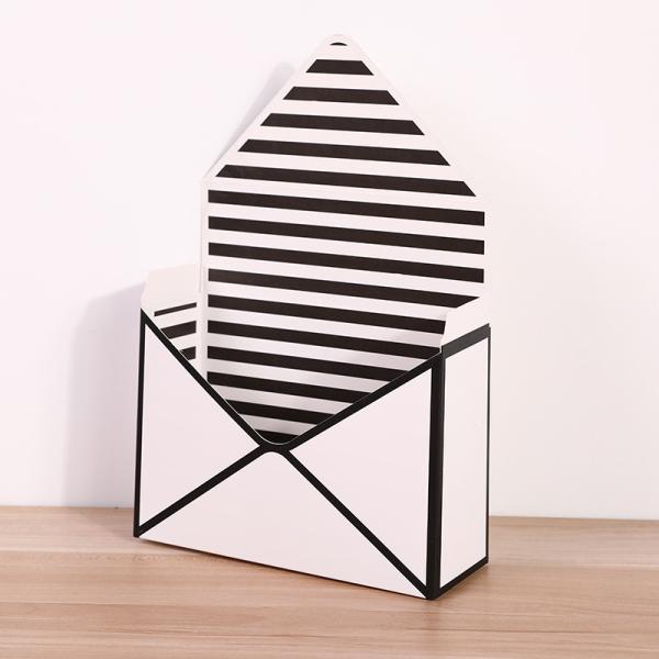 Переработанные материалы Квадратный роскошный День святого Валентина Цветочный подарок Упаковка Покупательская бумажная коробка