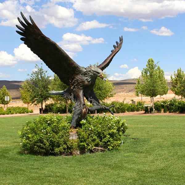 Life Size Modern Flying Eagle Bronze Sculpture for Garden Model Outdoor Metal Crafts